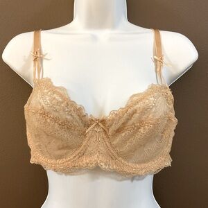 Lace Underwire Bras set of 2 in Tan NWOT never worn sexy adjustable straps